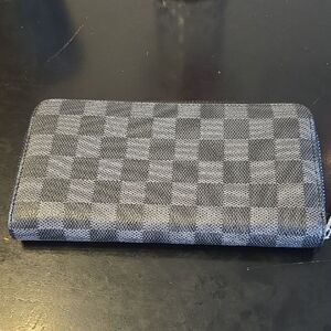 Checkered Black and Gray Men's Wallet